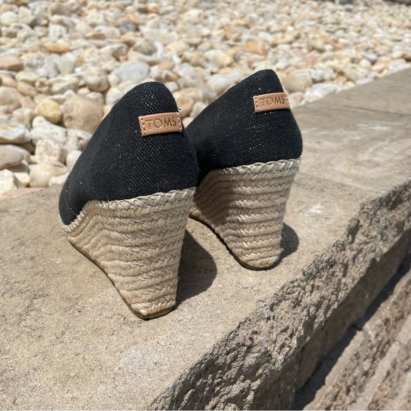 Toms Open Toe Black Wedges, Size 8.5 - Picture 2 of 5